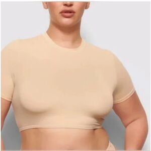 SKIMS Fits Everybody Super Cropped T-Shirt— Color Sand—Size 3x